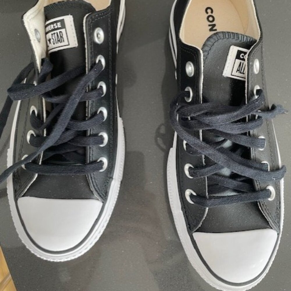 leather converse shoes for women size 7.5